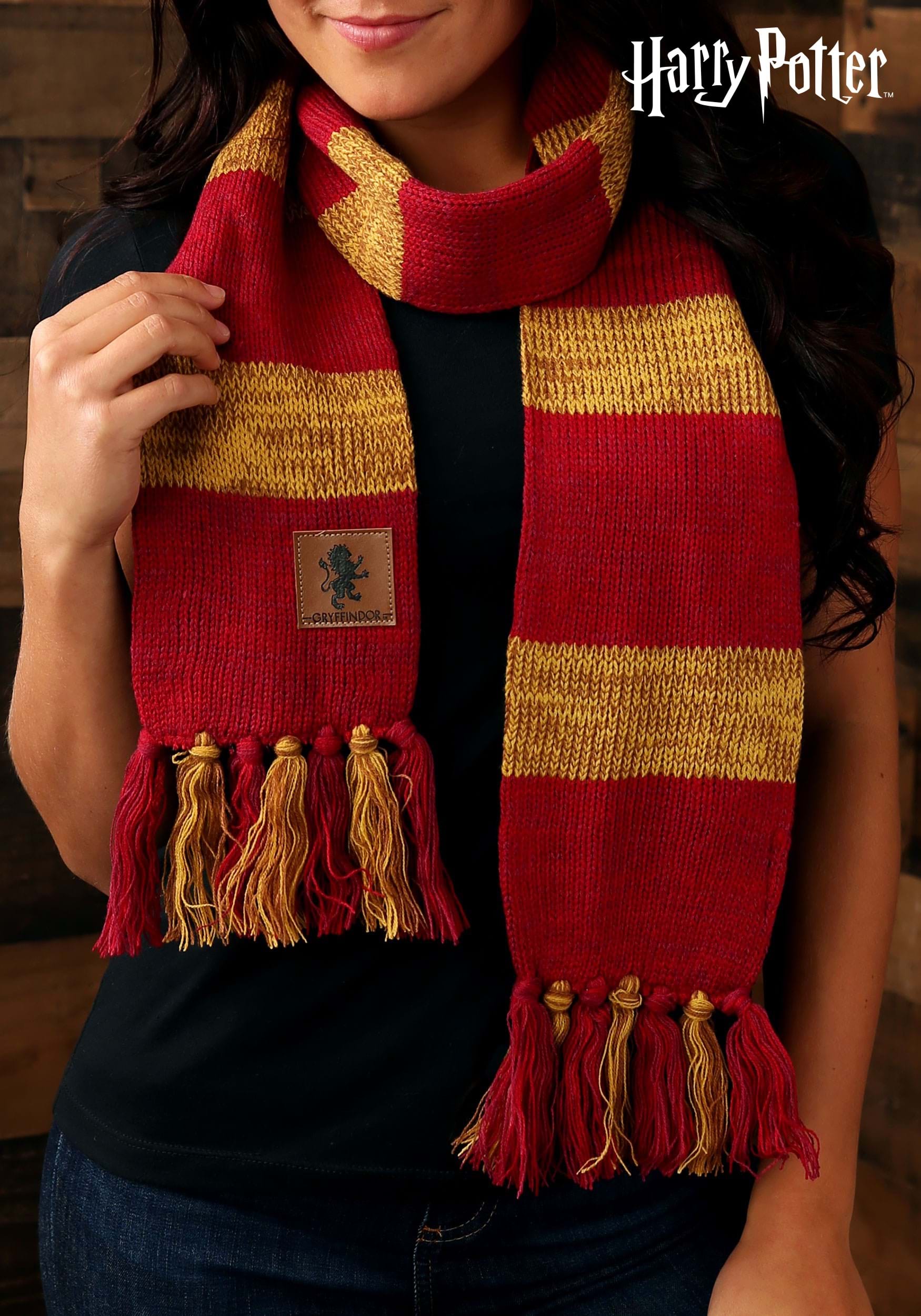 Harry Potter Vintage Hogwarts Gryffindor Scarf 1 Harry Potter Vintage Hogwarts Gryffindor Scarf