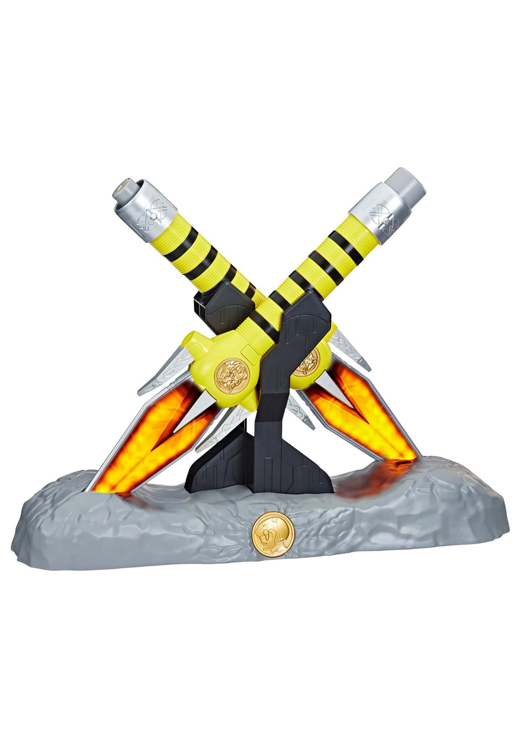 Power Rangers Lightning Collection Mighty Morphin Yellow Ranger Power Daggers Collectible Prop Replica 2 Power Rangers Lightning Collection Mighty Morphin Yellow Ranger Power Daggers Collectible Prop Replica