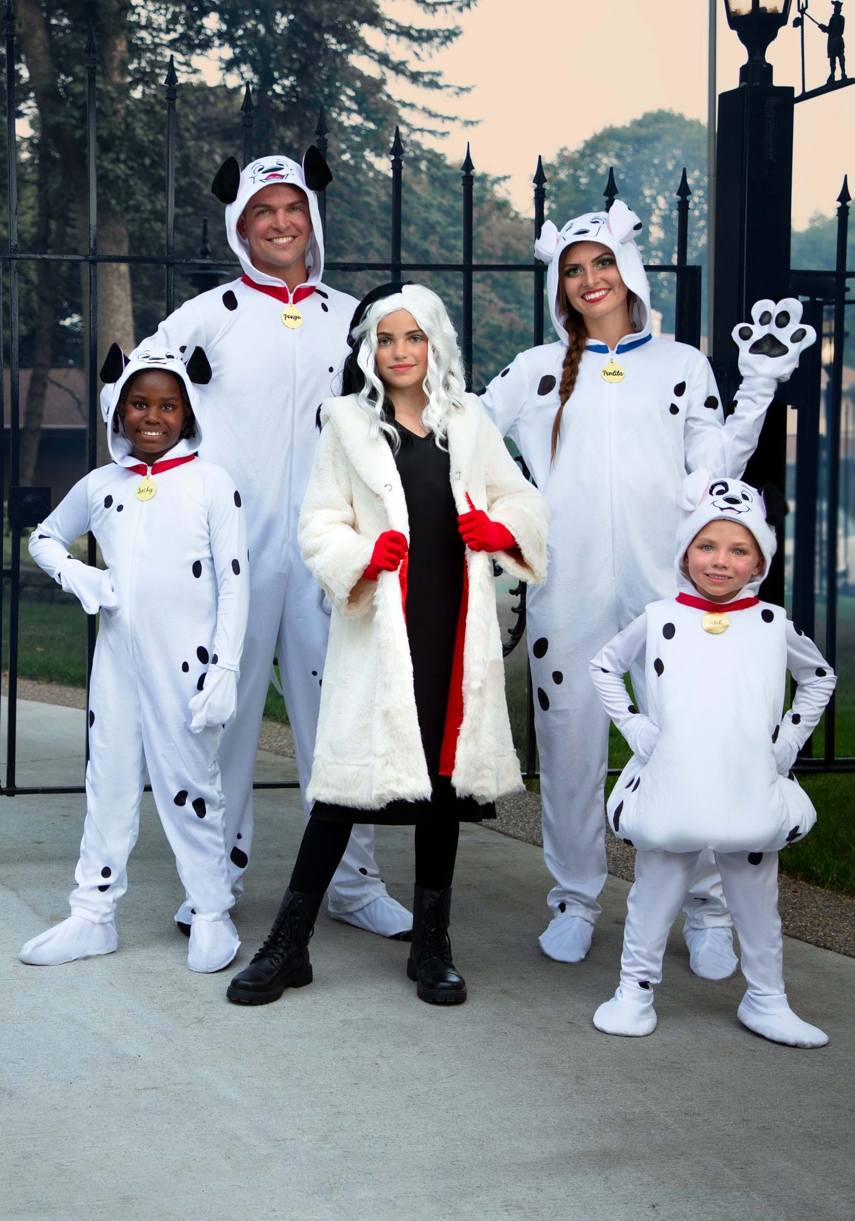 Tween Cruella De Vil Coat Costume from Disney's 101 Dalmatians 3 Tween Cruella De Vil Coat Costume from Disney's 101 Dalmatians