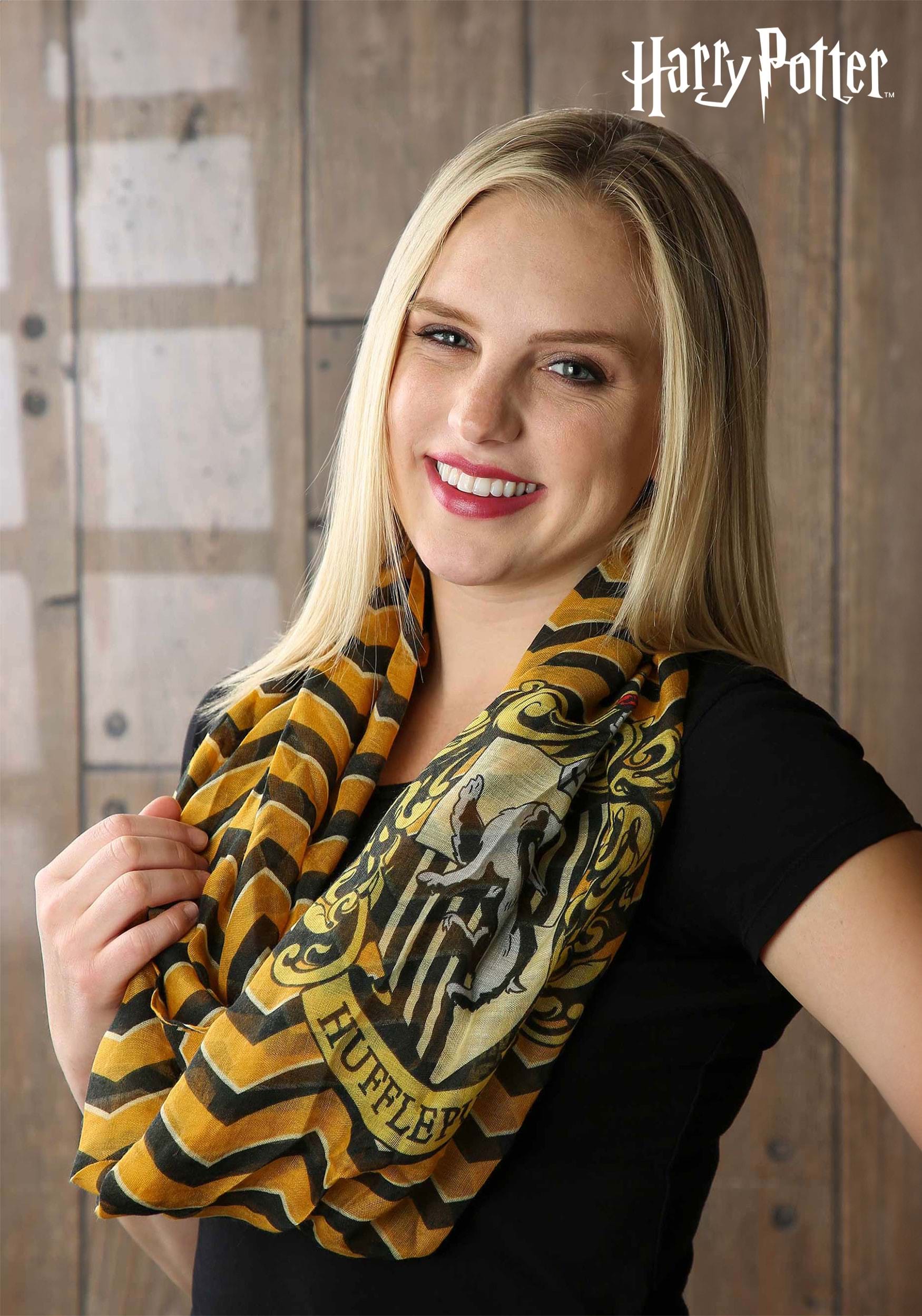 Harry Potter Lightweight Hufflepuff Crest Infinity Scarf