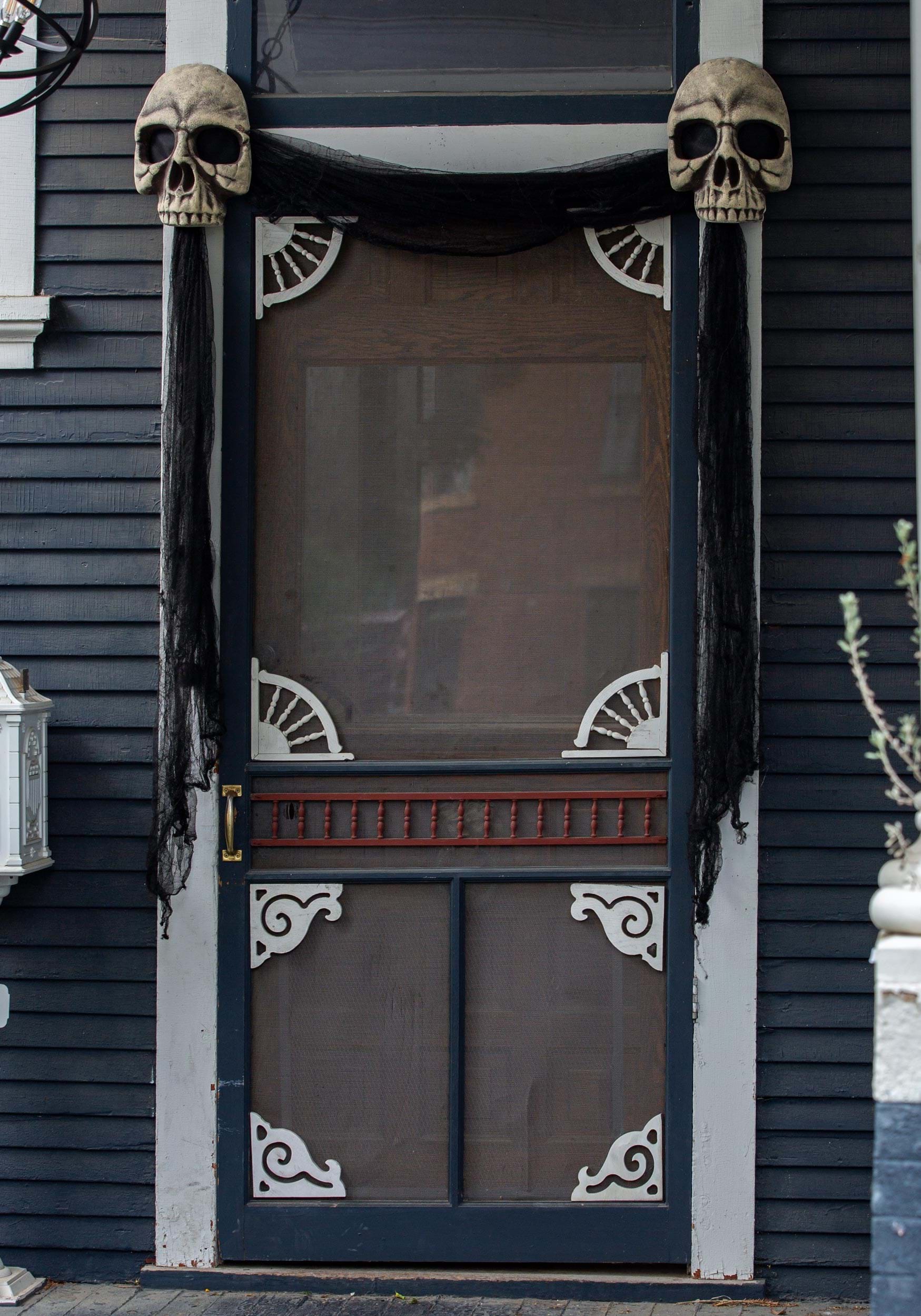 Hanging Large Skull Archway Halloween Decoration